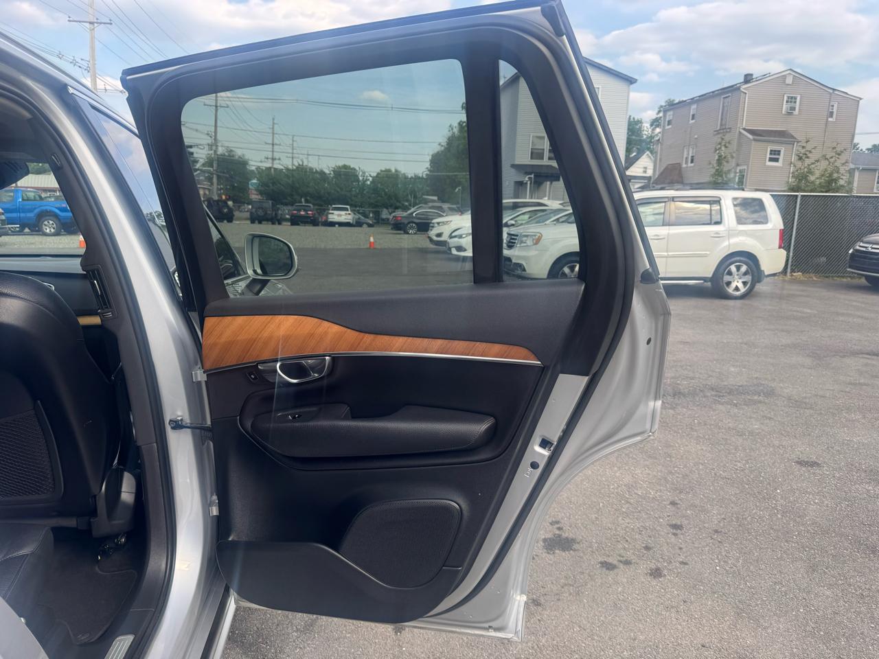 Volvo XC90 T6 Momentum AWD 2021
