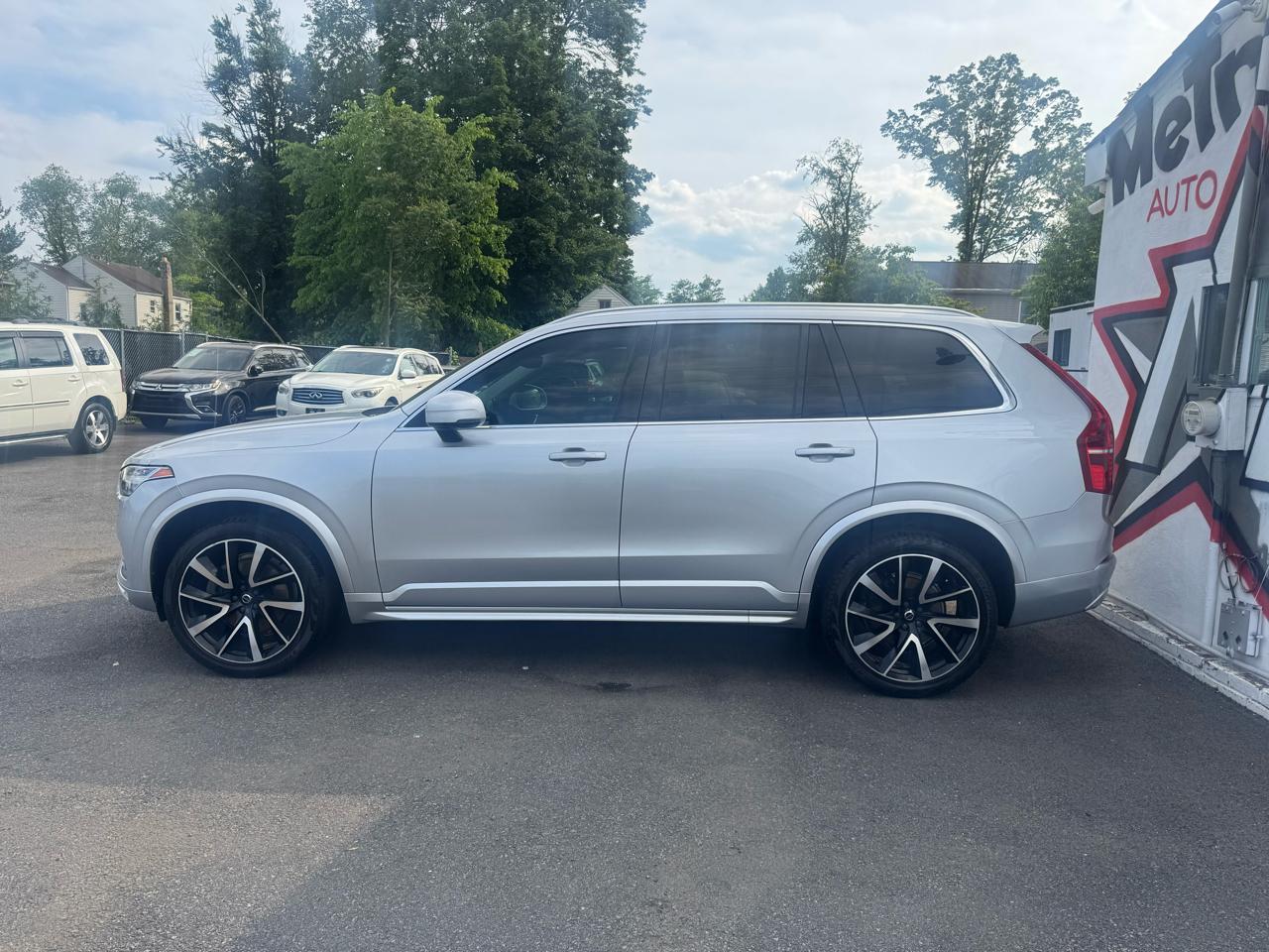 Volvo XC90 T6 Momentum AWD 2021