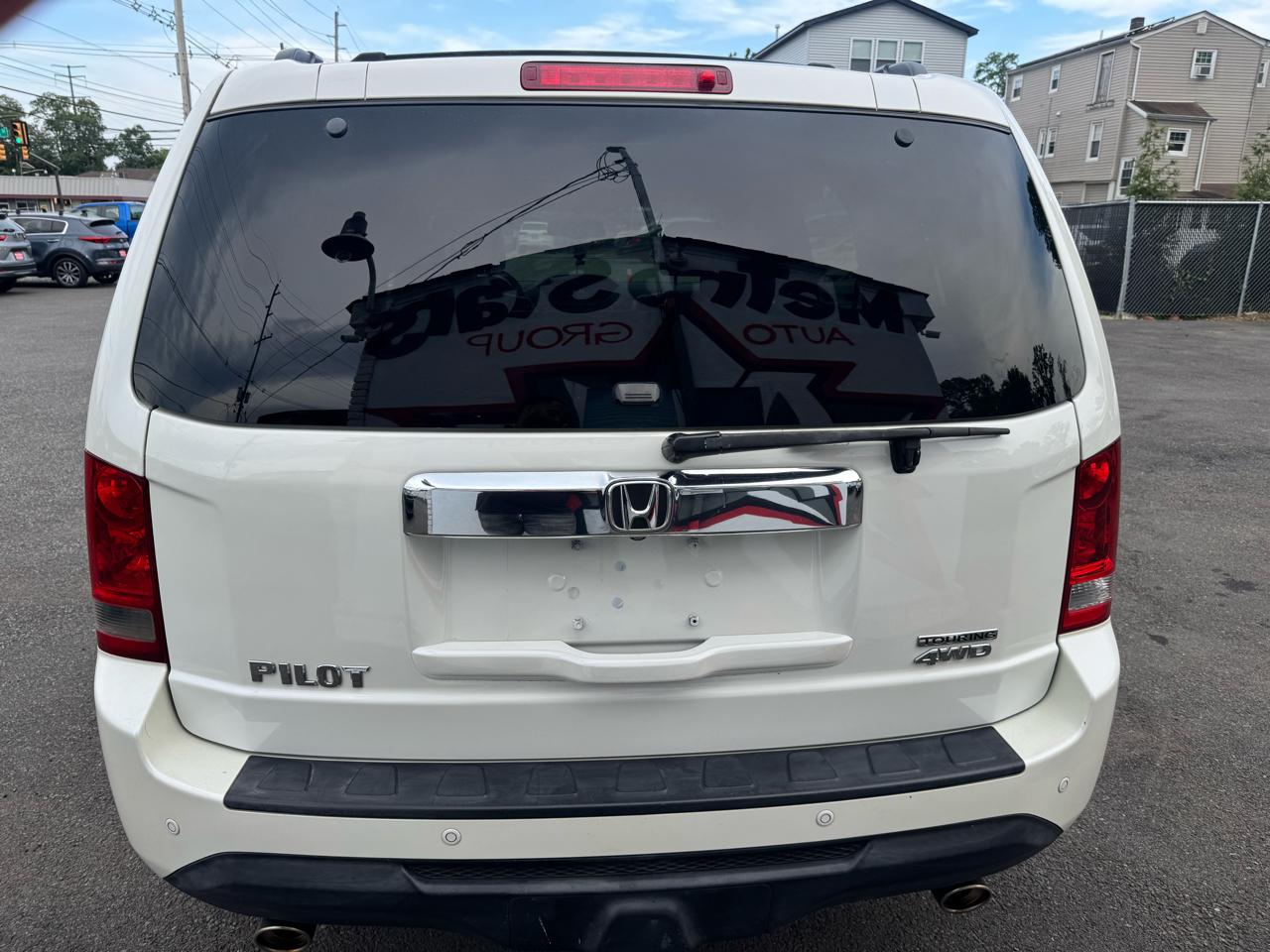 Honda Pilot Touring 4WD 5-Spd AT with DVD 2014