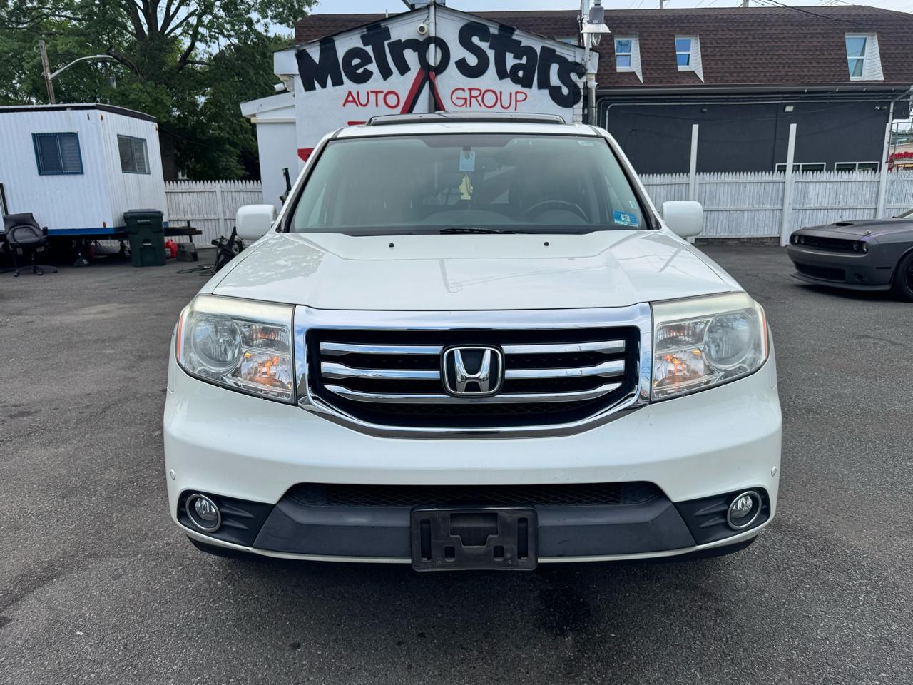 Honda Pilot Touring 4WD 5-Spd AT with DVD 2014