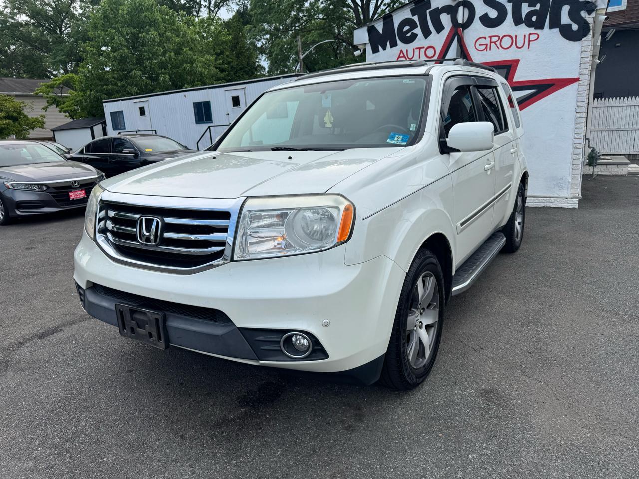 Honda Pilot Touring 4WD 5-Spd AT with DVD 2014