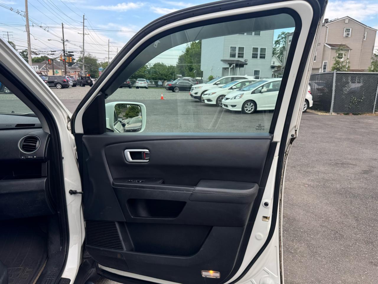 Honda Pilot Touring 4WD 5-Spd AT with DVD 2014