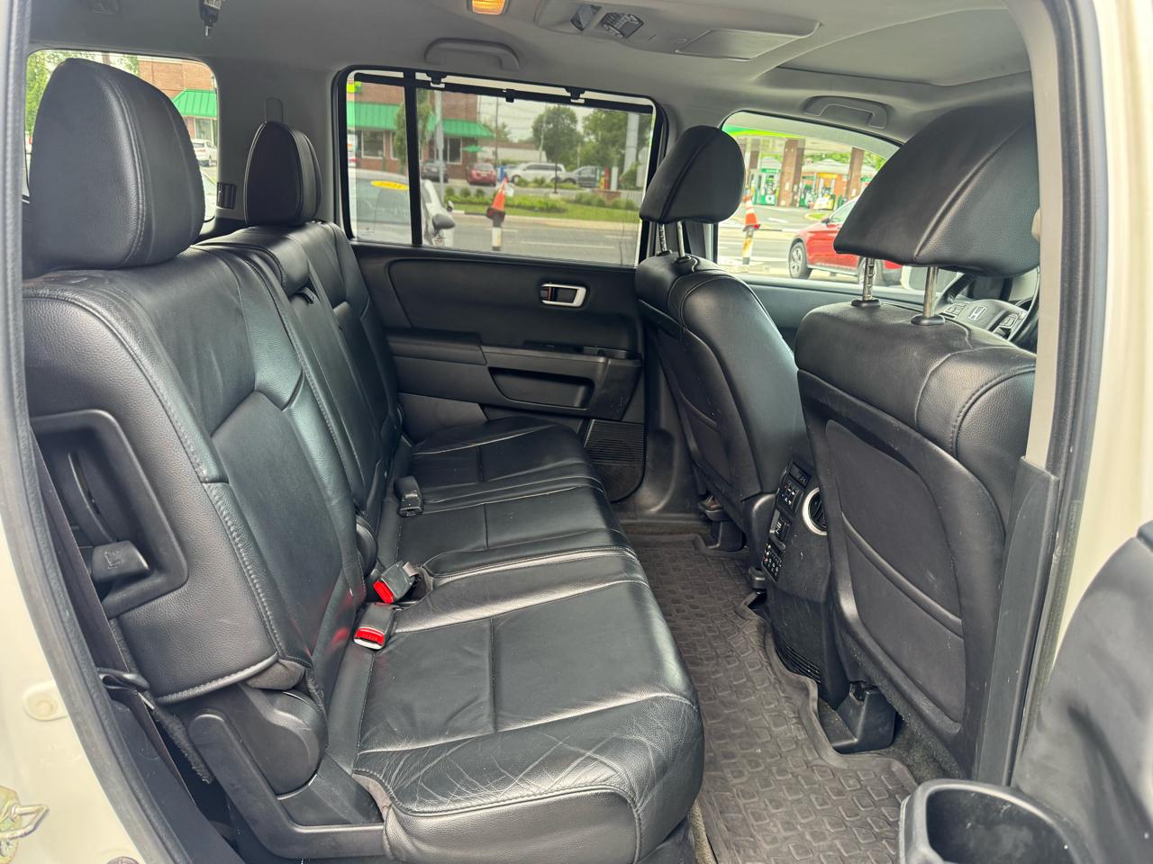 Honda Pilot Touring 4WD 5-Spd AT with DVD 2014