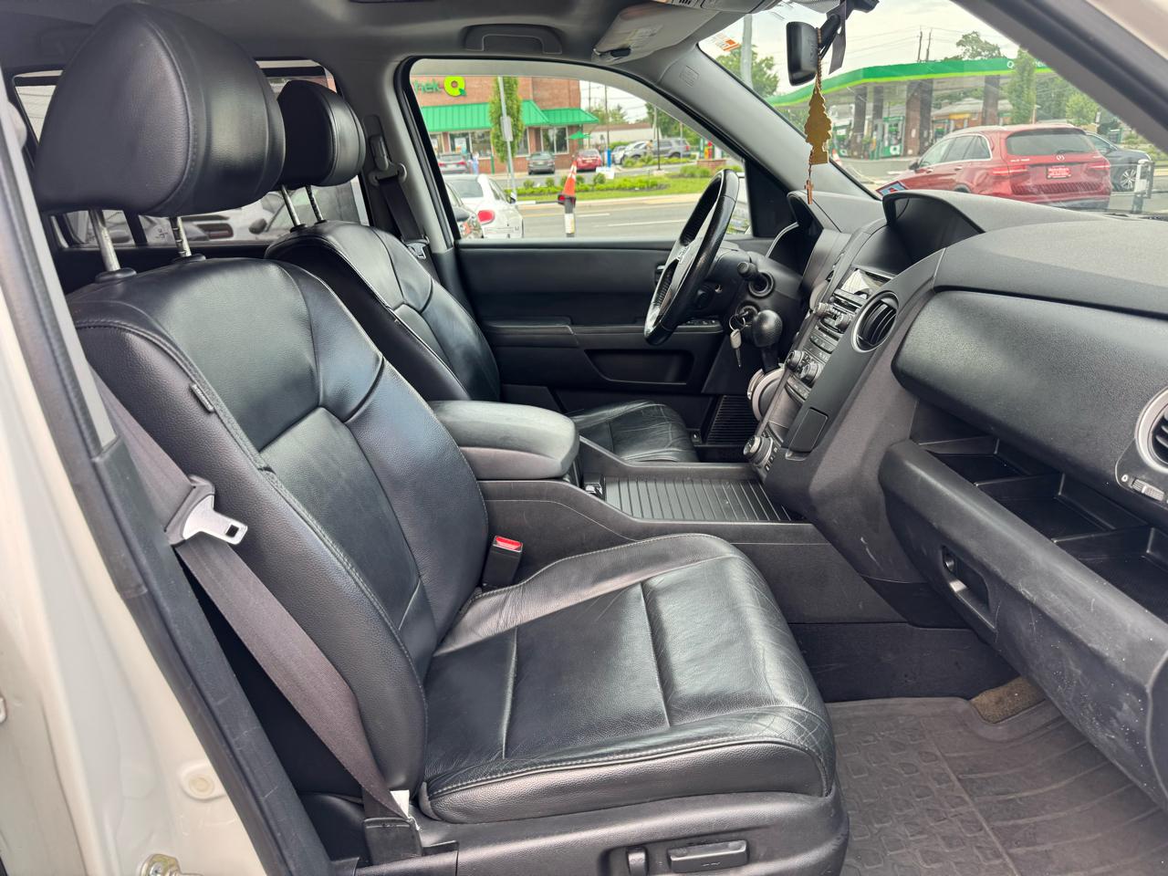 Honda Pilot Touring 4WD 5-Spd AT with DVD 2014