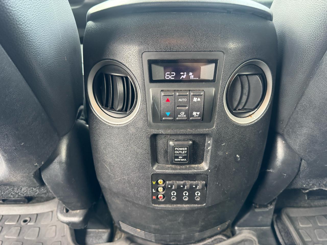 Honda Pilot Touring 4WD 5-Spd AT with DVD 2014