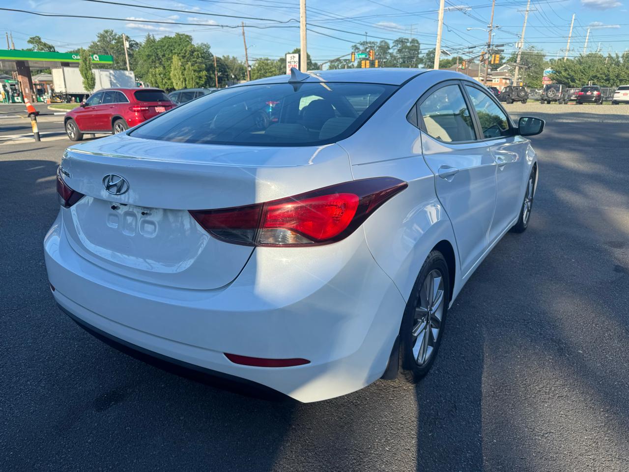 Hyundai Elantra SE 6AT 2015