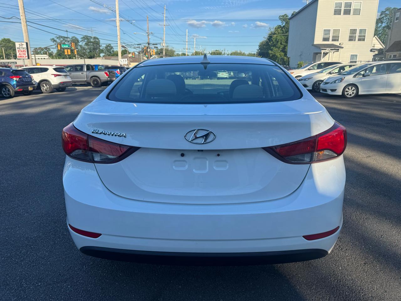 Hyundai Elantra SE 6AT 2015