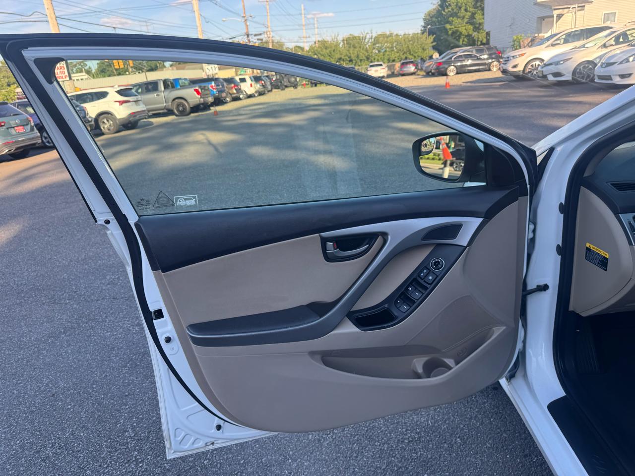 Hyundai Elantra SE 6AT 2015