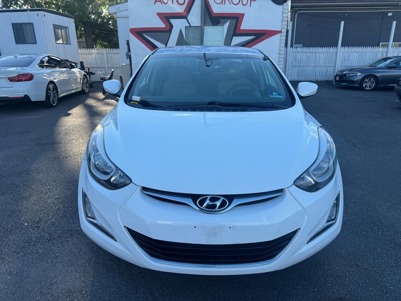 Hyundai Elantra SE 6AT 2015