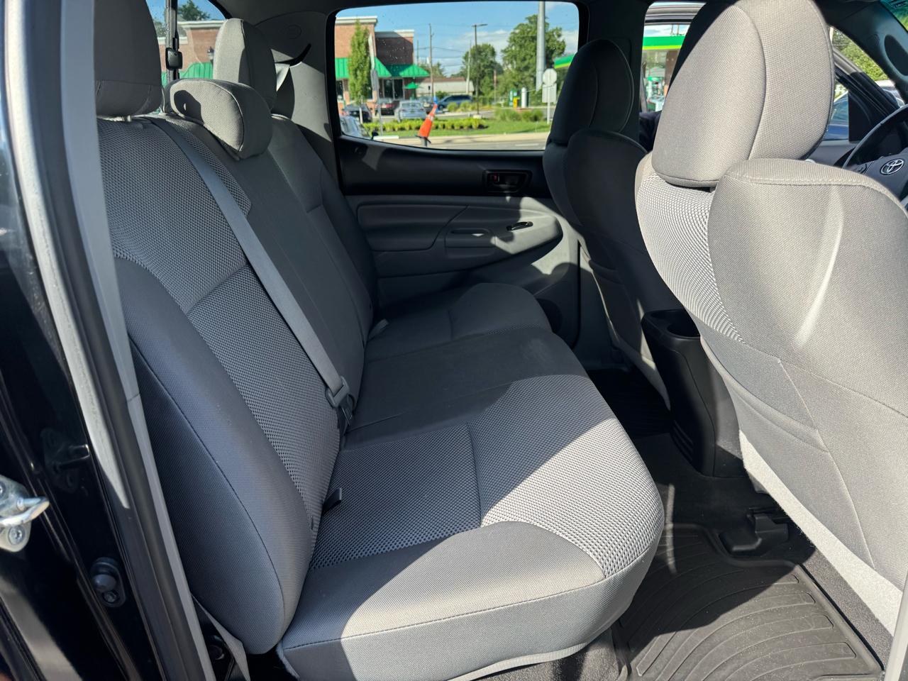 Toyota Tacoma Double Cab V6 6MT 4WD 2015