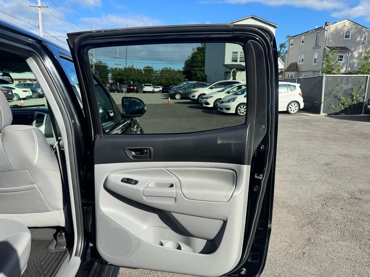Toyota Tacoma Double Cab V6 6MT 4WD 2015