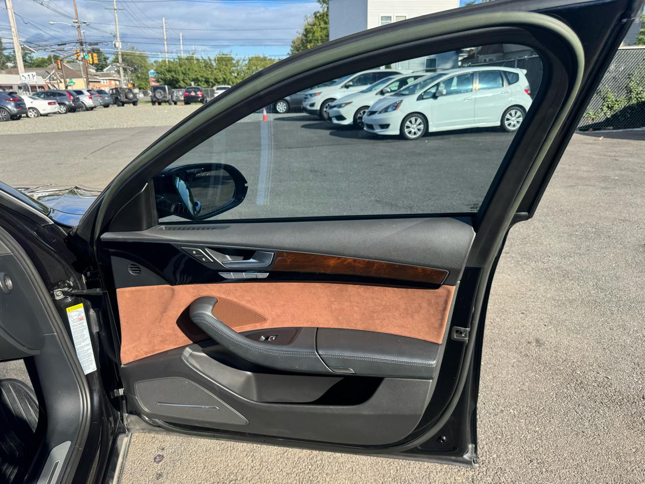 Audi A8 L 4.0T quattro 2015