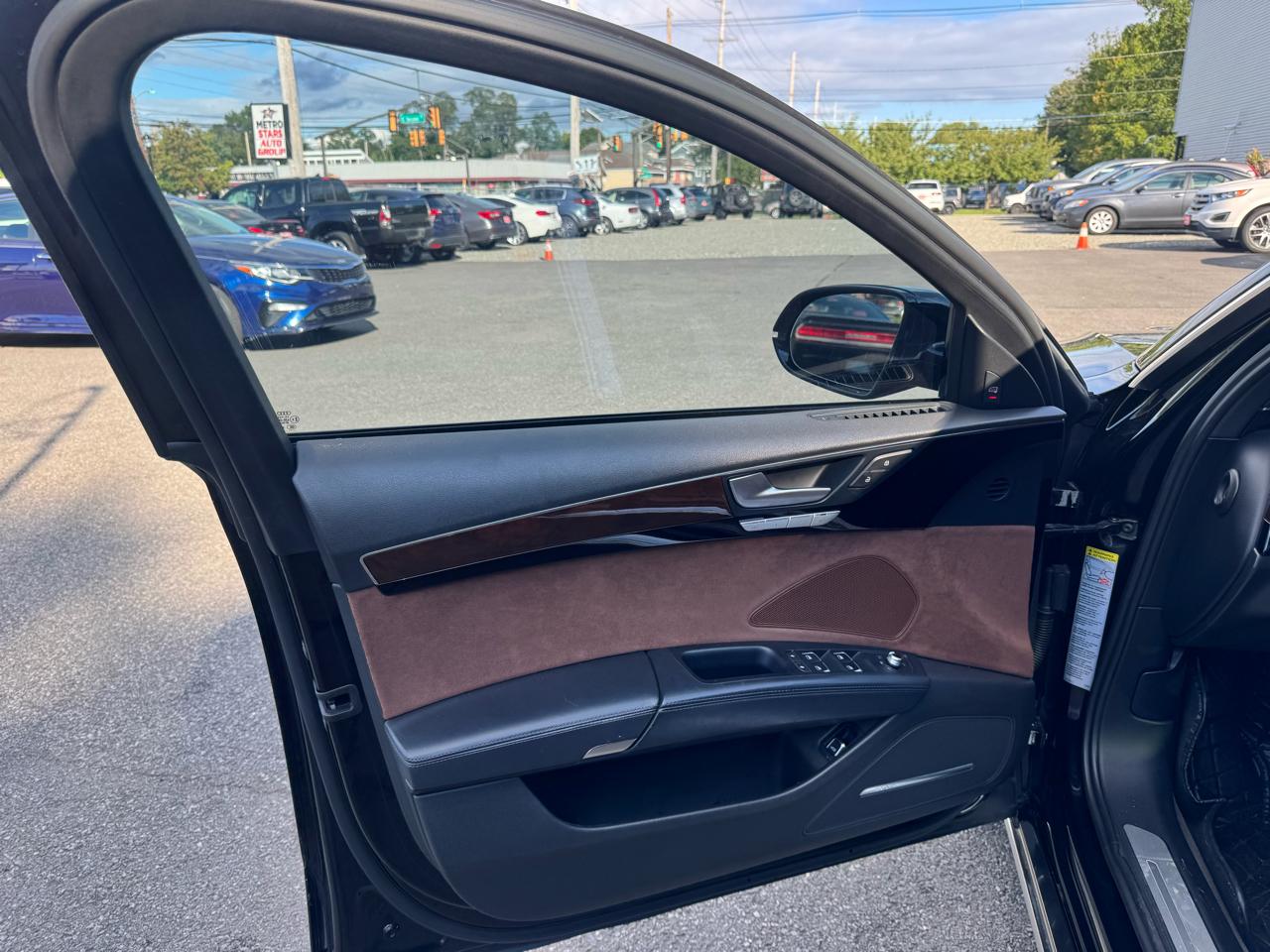 Audi A8 L 4.0T quattro 2015
