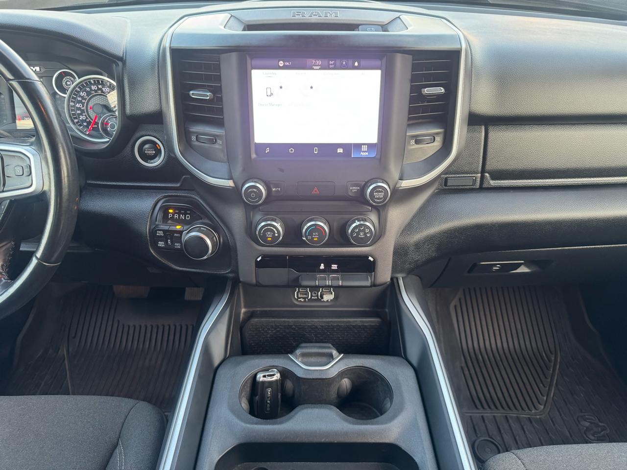 RAM 1500 Big Horn Quad Cab 4WD 2022