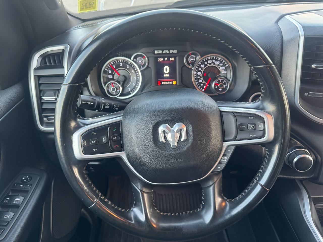 RAM 1500 Big Horn Quad Cab 4WD 2022