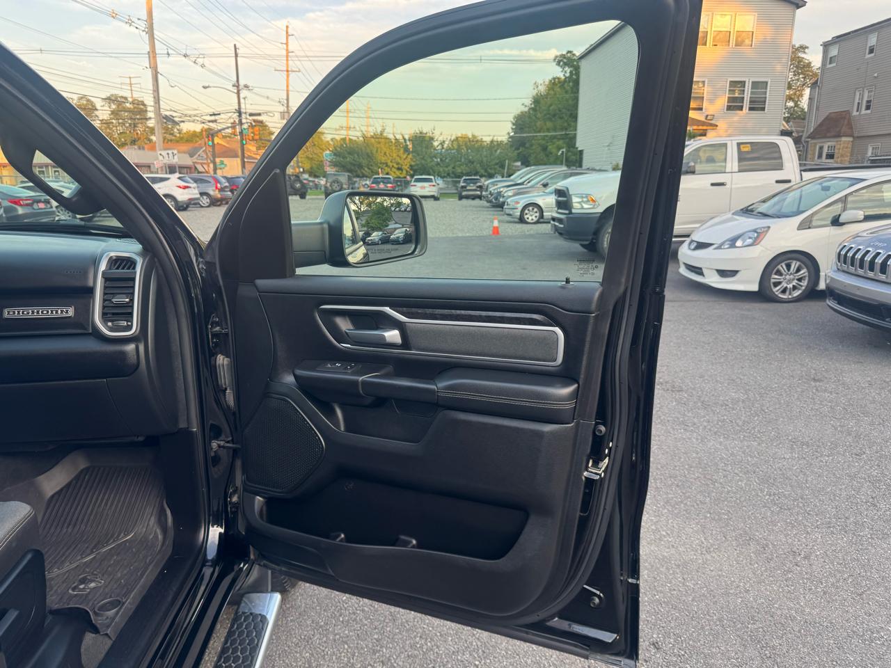 RAM 1500 Big Horn Quad Cab 4WD 2022