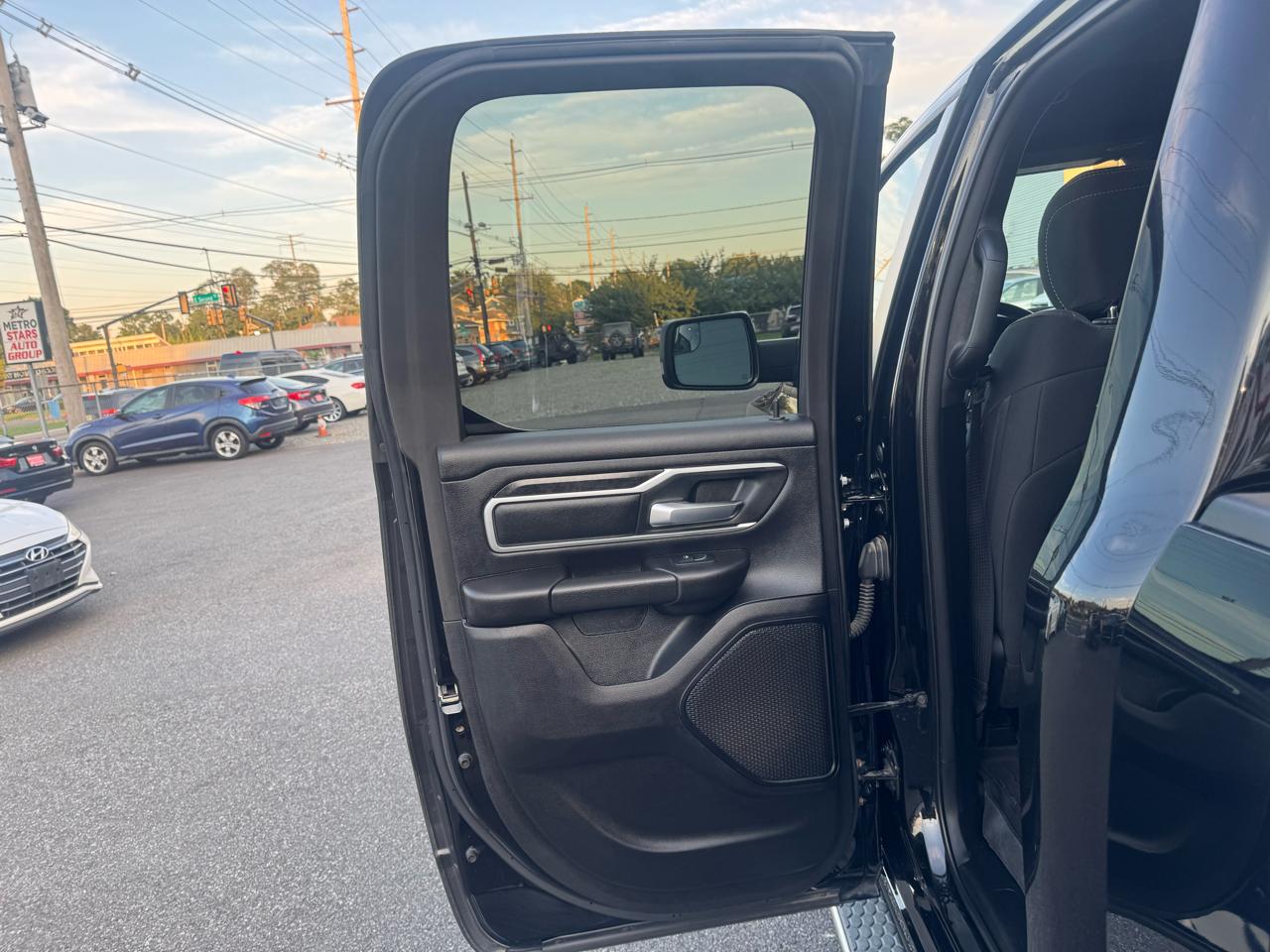RAM 1500 Big Horn Quad Cab 4WD 2022