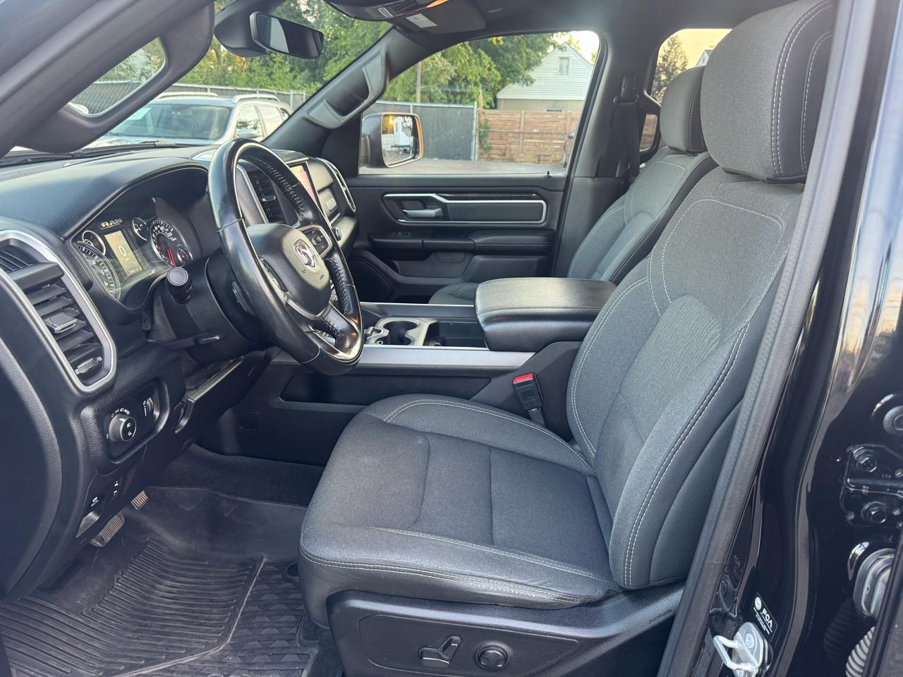 RAM 1500 Big Horn Quad Cab 4WD 2022