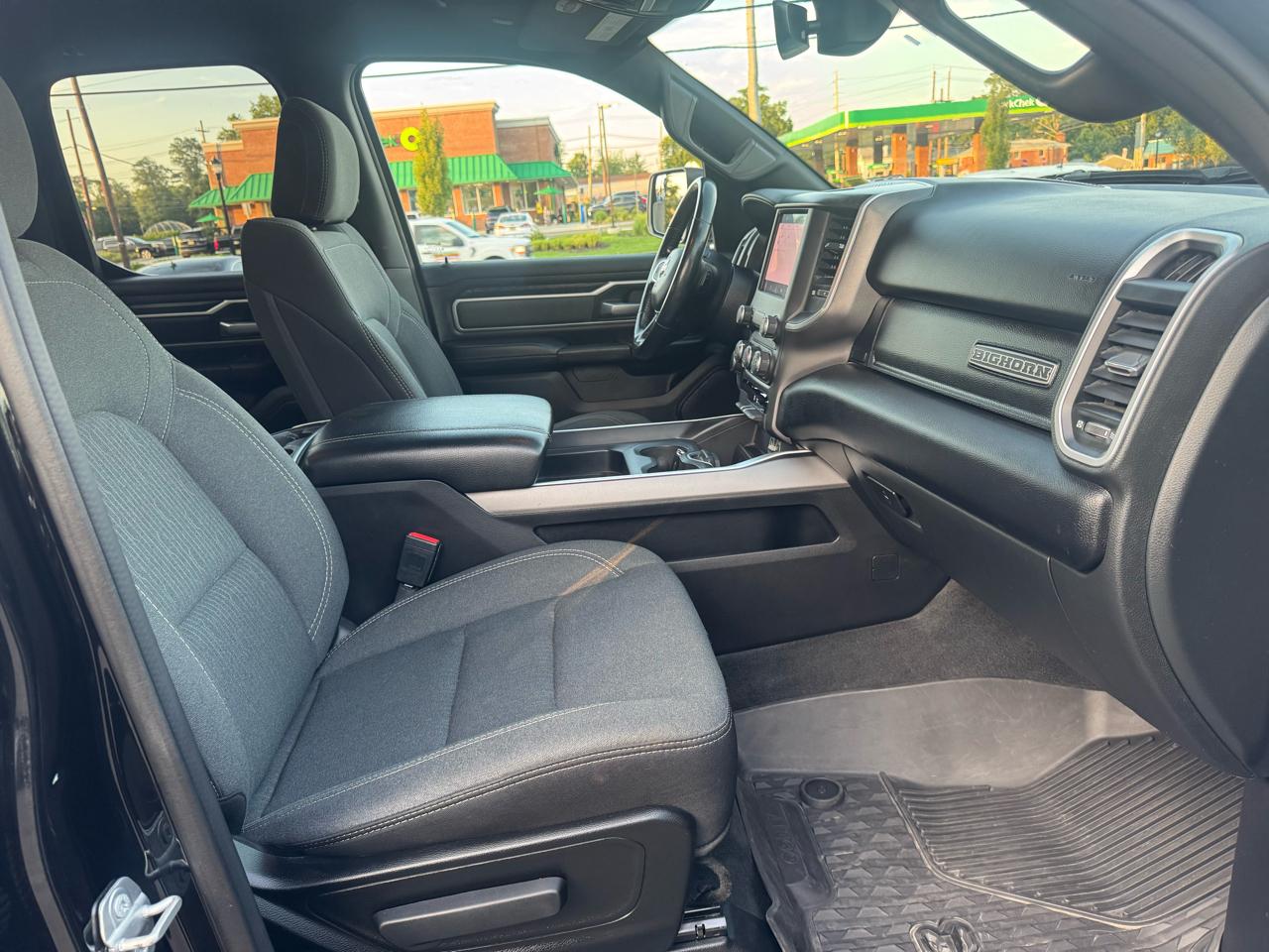 RAM 1500 Big Horn Quad Cab 4WD 2022