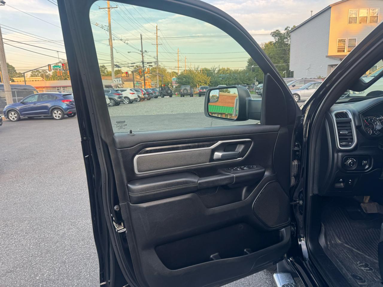 RAM 1500 Big Horn Quad Cab 4WD 2022
