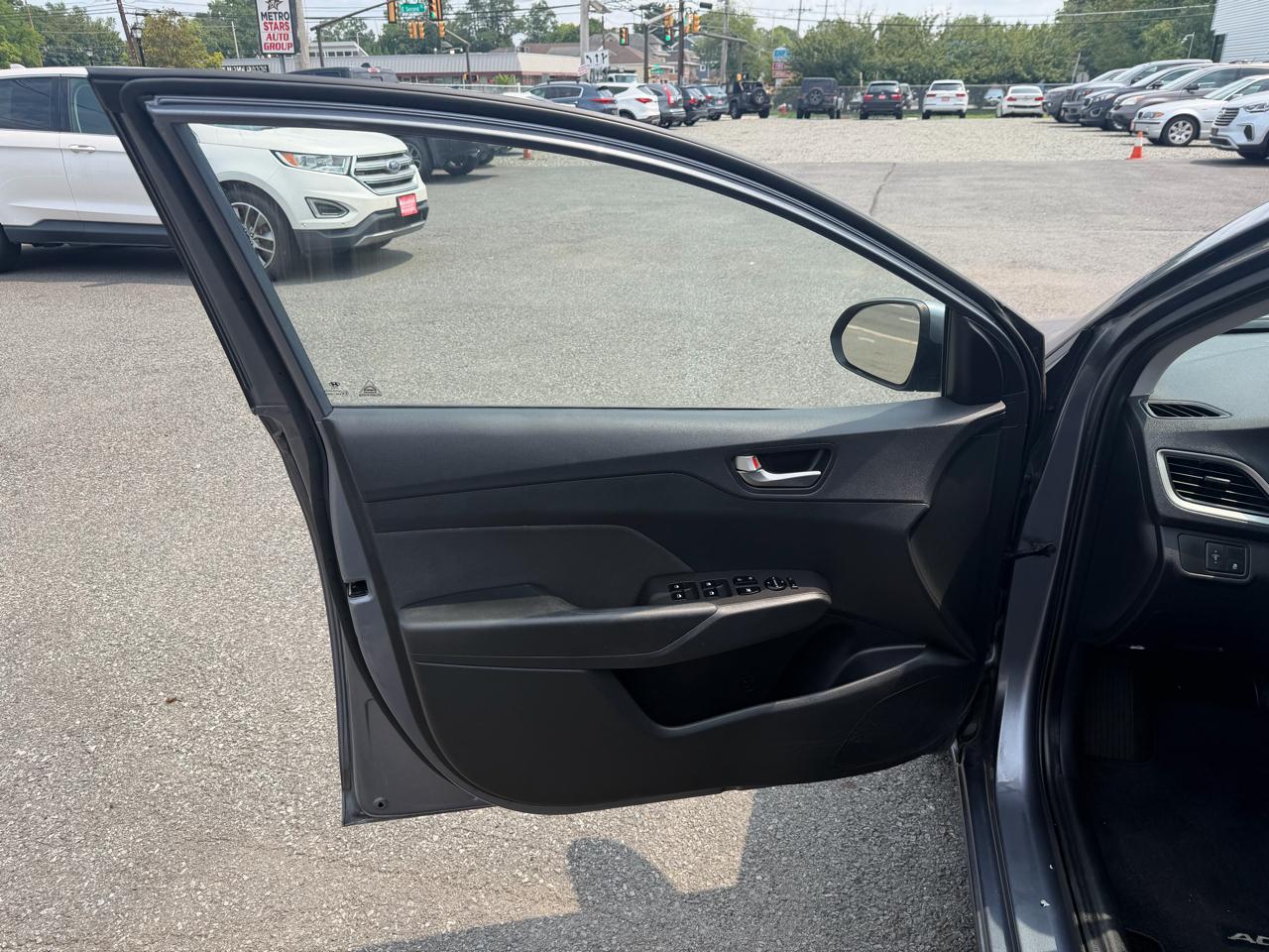 Hyundai Accent SEL 4-Door 6A 2020
