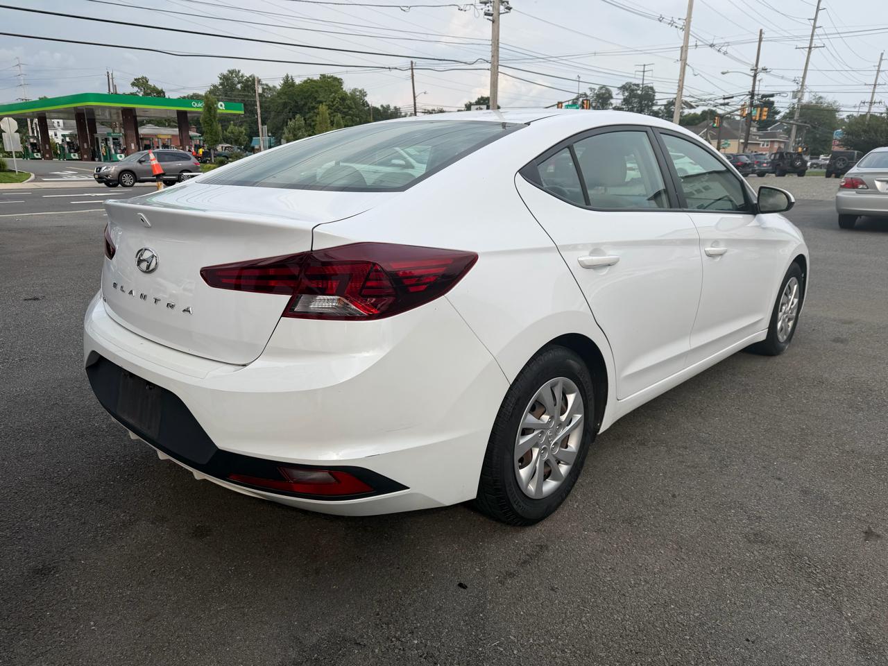 Hyundai Elantra SE 6M 2020