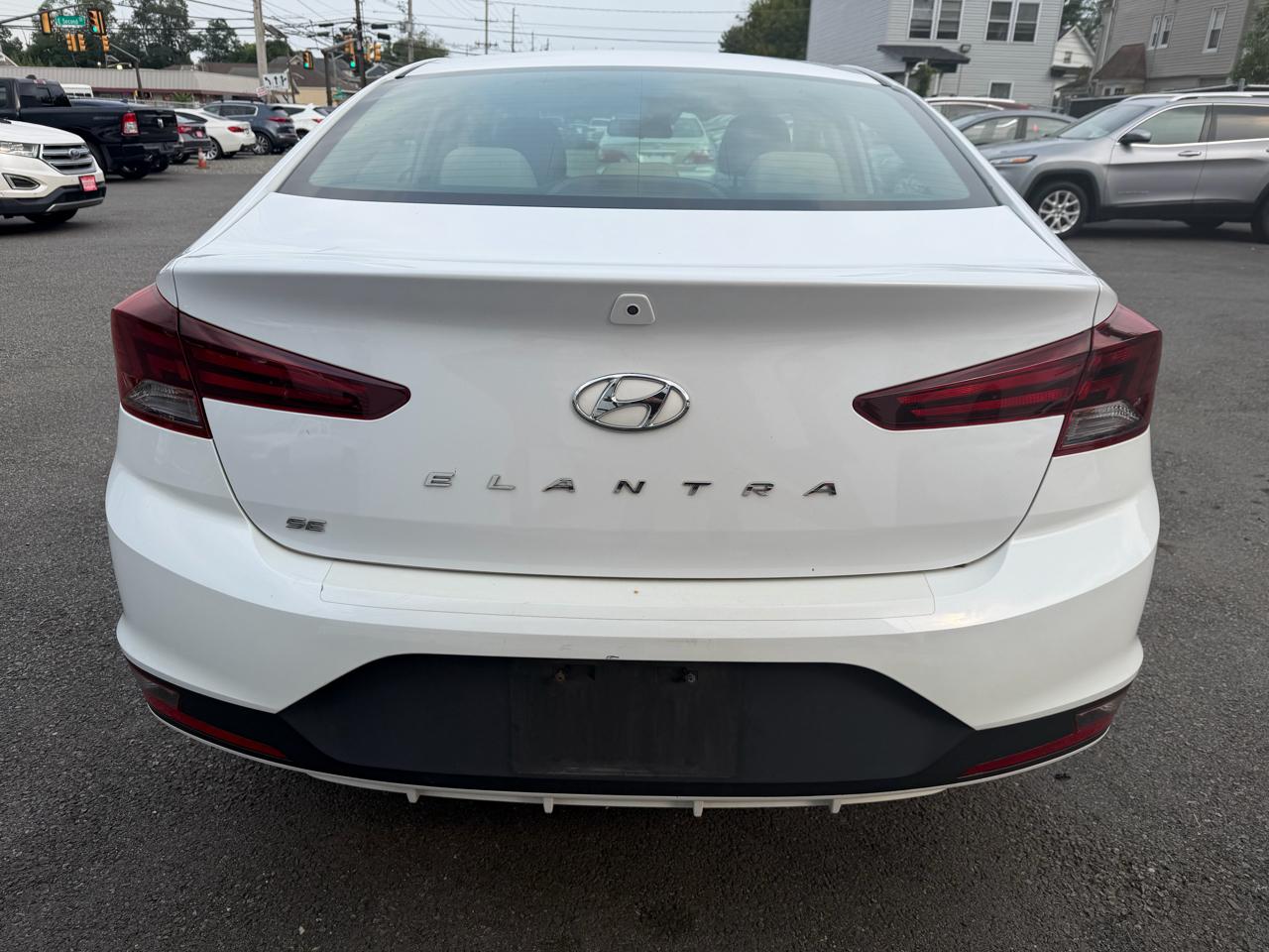 Hyundai Elantra SE 6M 2020