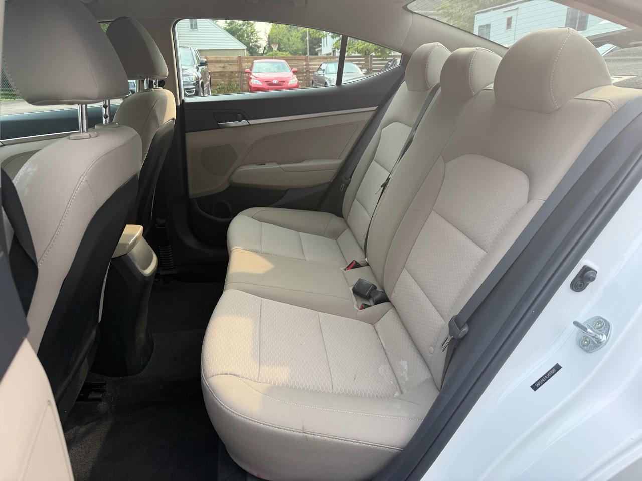 Hyundai Elantra SE 6M 2020