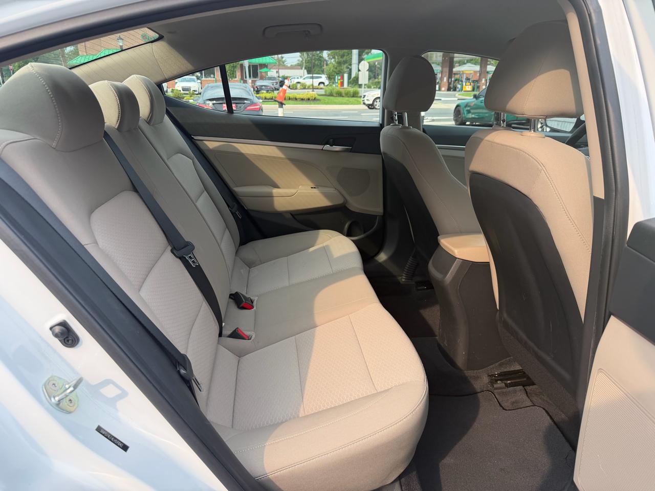 Hyundai Elantra SE 6M 2020