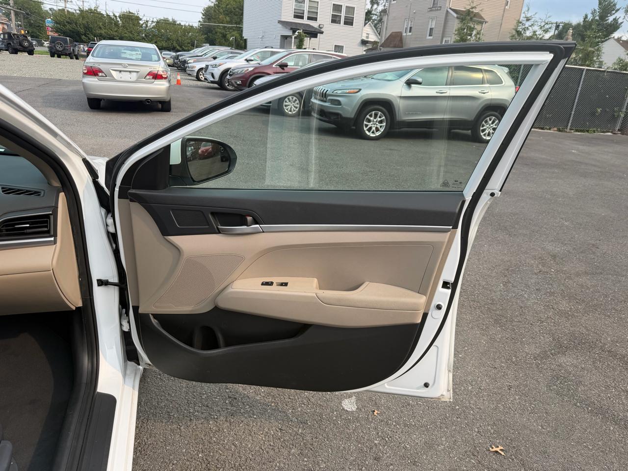 Hyundai Elantra SE 6M 2020