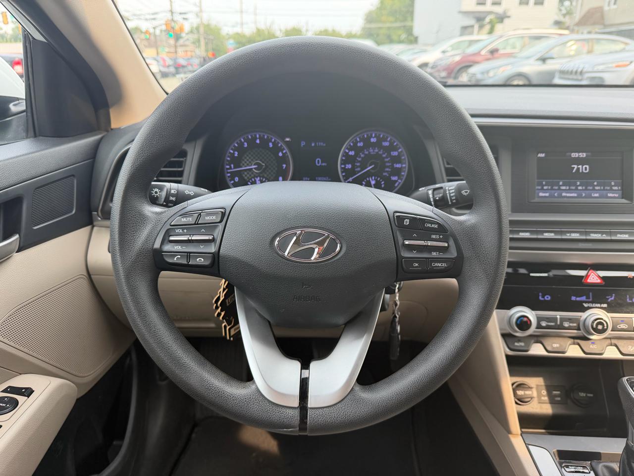 Hyundai Elantra SE 6M 2020