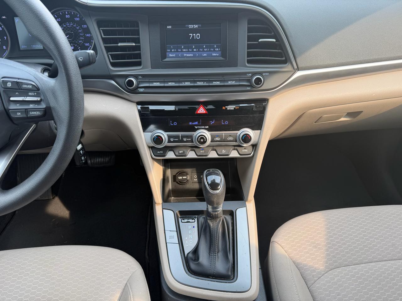 Hyundai Elantra SE 6M 2020