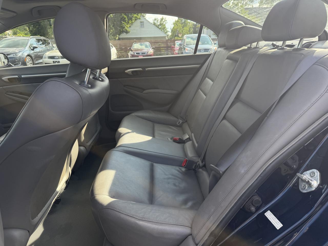 Honda Civic EX-L Sedan 5-Speed AT 2011