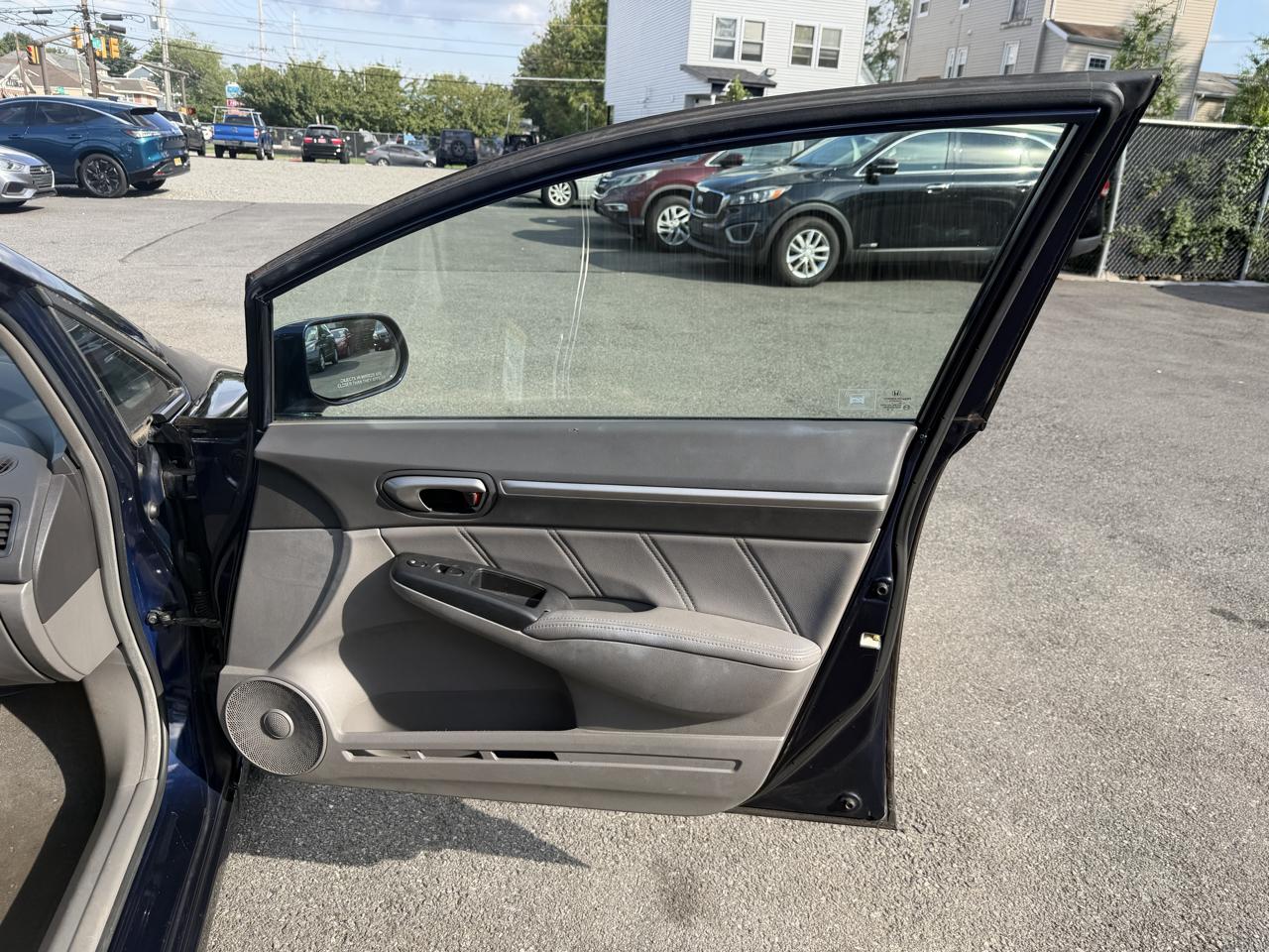 Honda Civic EX-L Sedan 5-Speed AT 2011