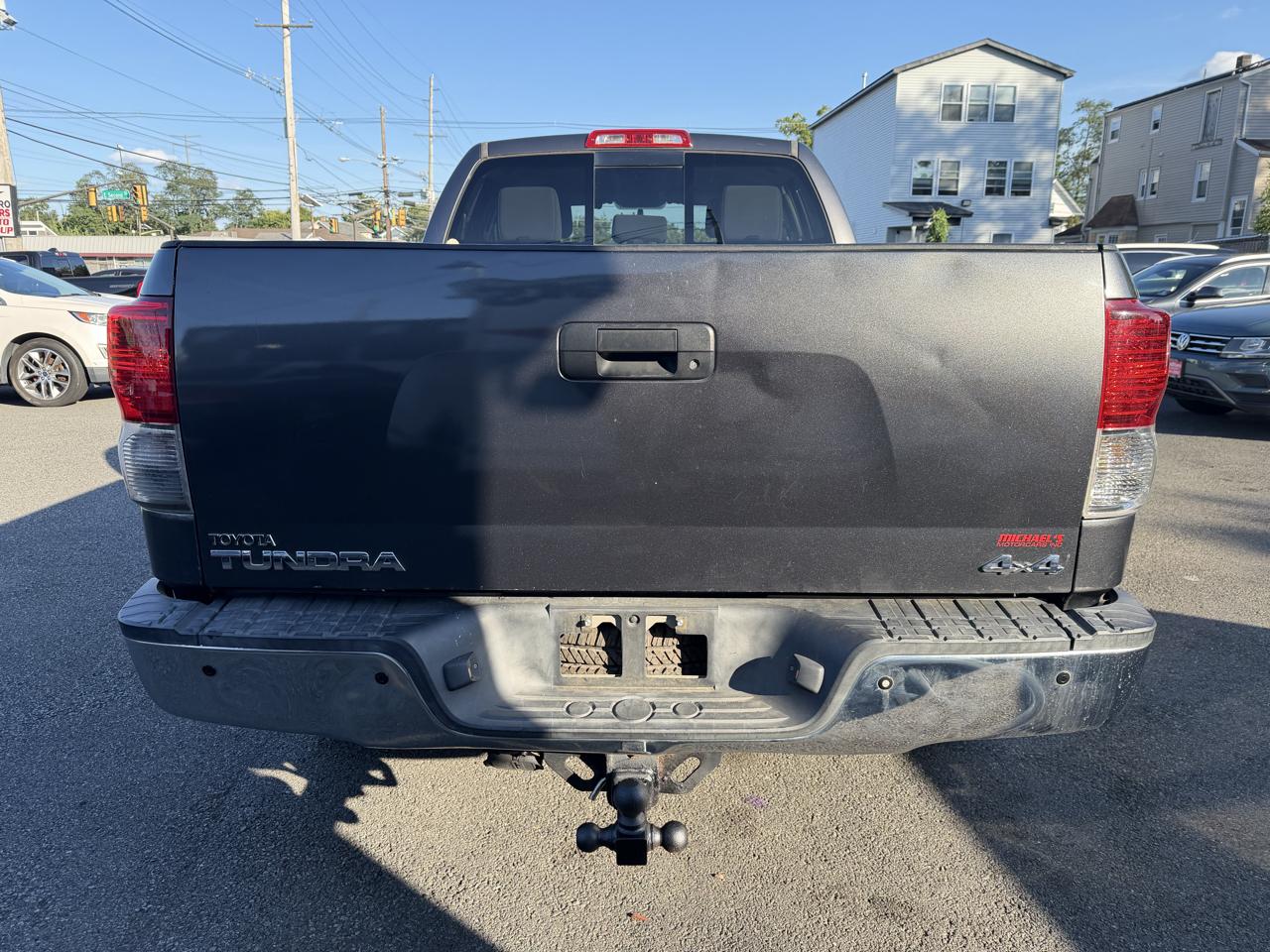 Toyota Tundra Tundra-Grade 5.7L Double Cab 4WD 2012