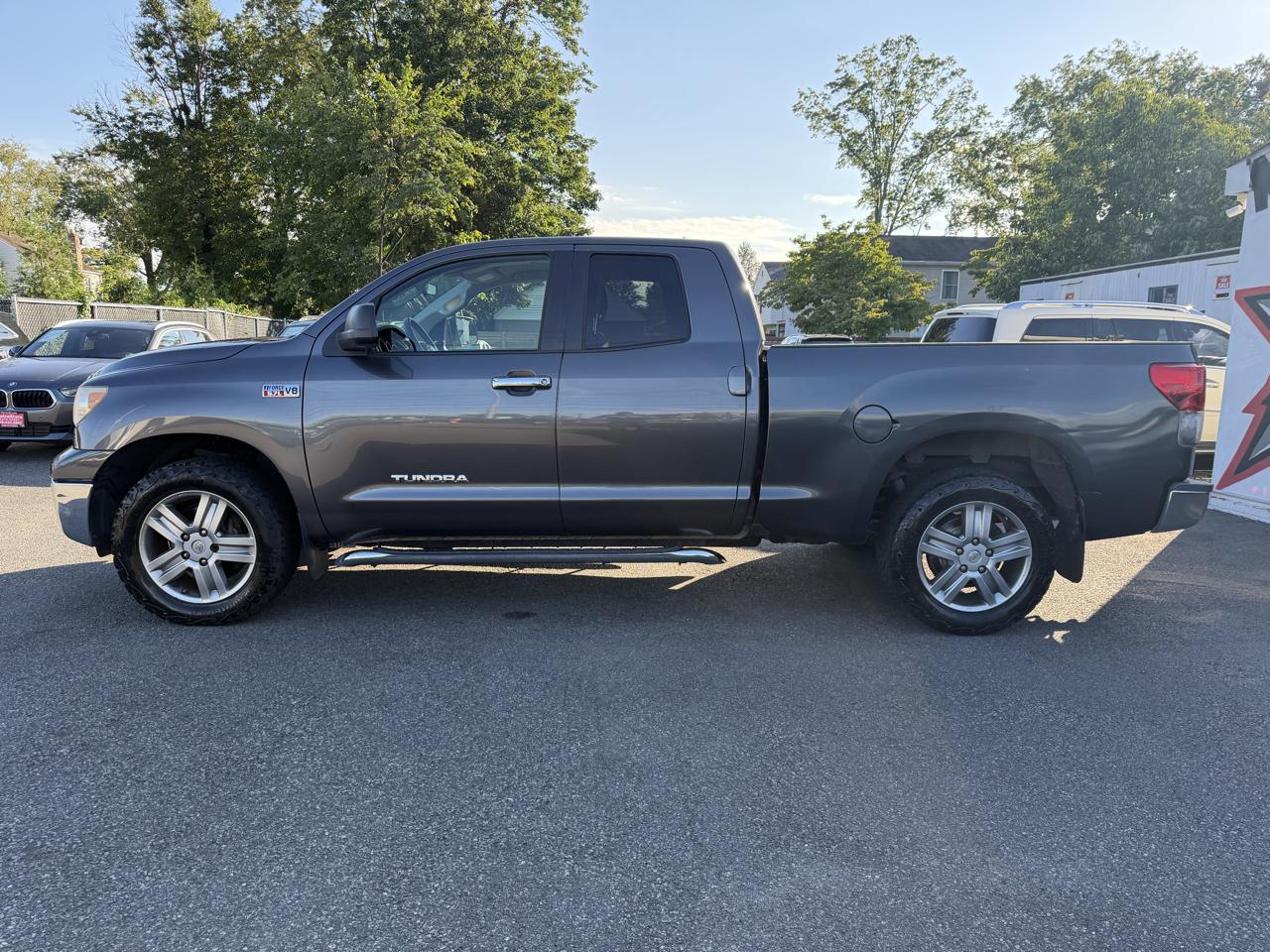 Toyota Tundra Tundra-Grade 5.7L Double Cab 4WD 2012