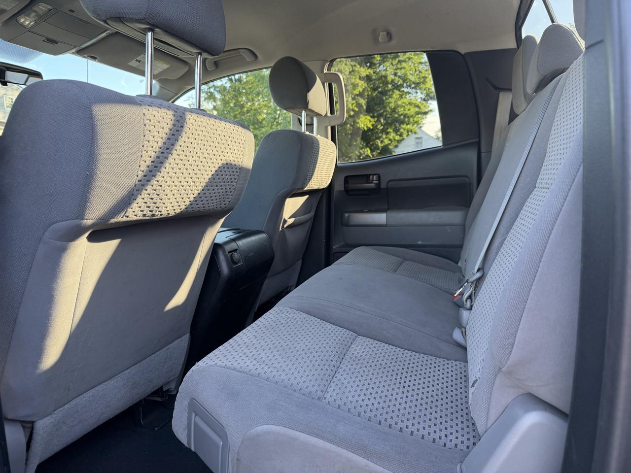 Toyota Tundra Tundra-Grade 5.7L Double Cab 4WD 2012