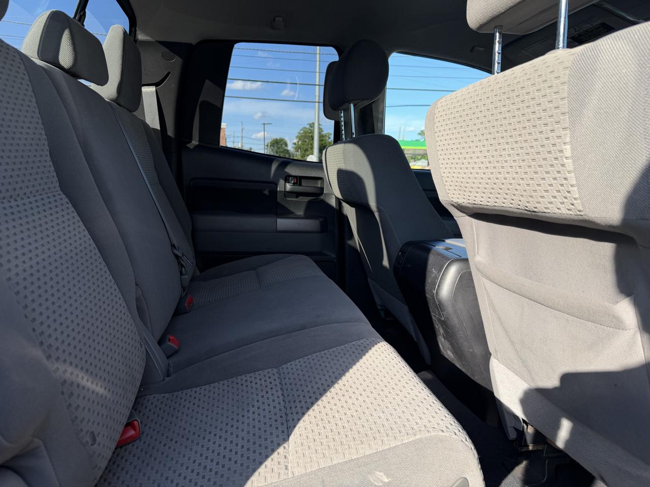 Toyota Tundra Tundra-Grade 5.7L Double Cab 4WD 2012