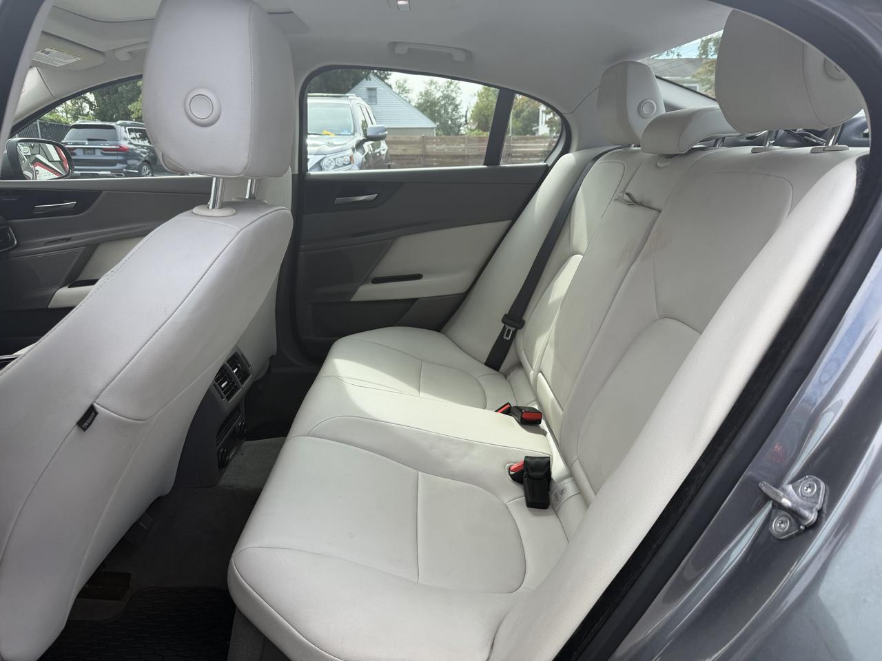 Jaguar XE 35t Premium AWD 2017