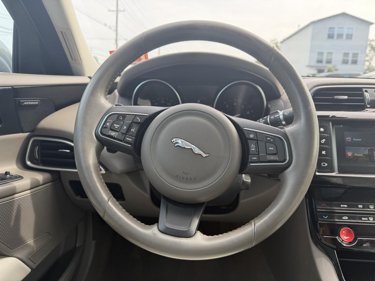 Jaguar XE 35t Premium AWD 2017