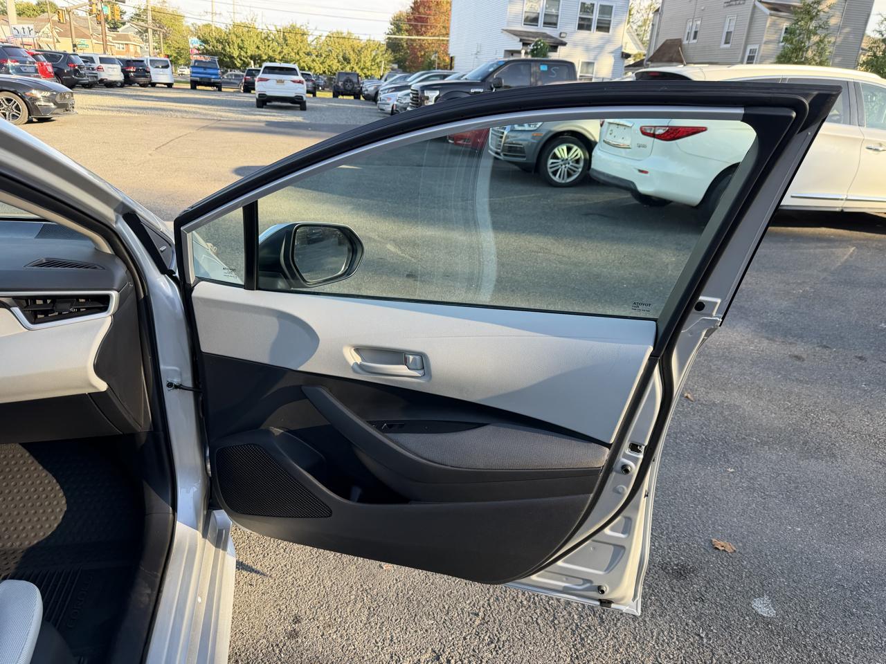 Toyota Corolla LE 2025