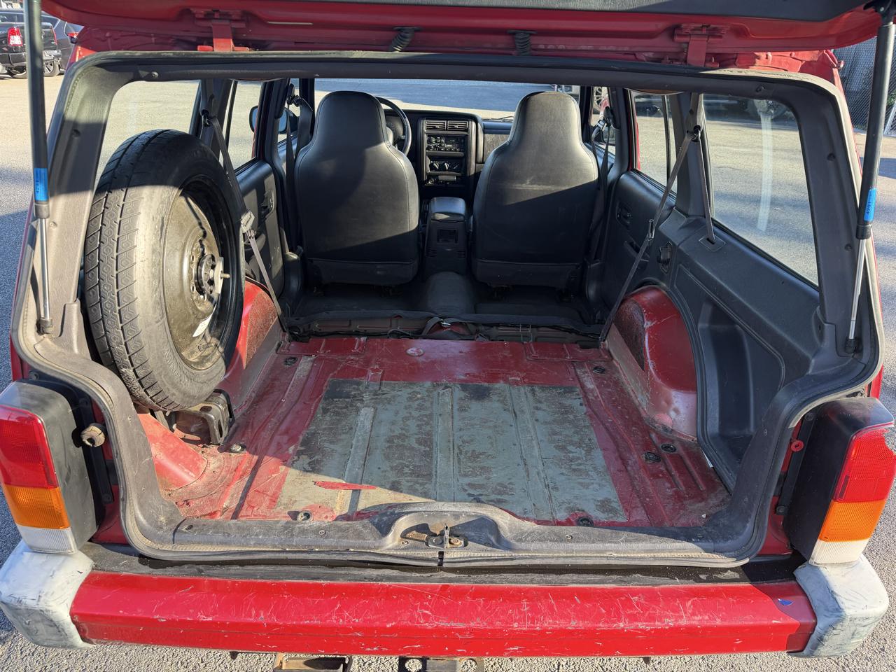 Jeep Cherokee Sport 4-Door 4WD 2000