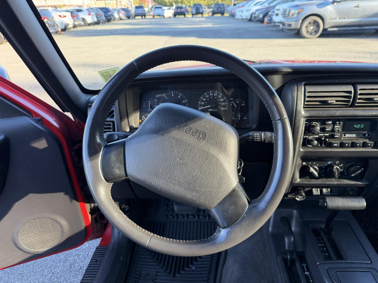 Jeep Cherokee Sport 4-Door 4WD 2000