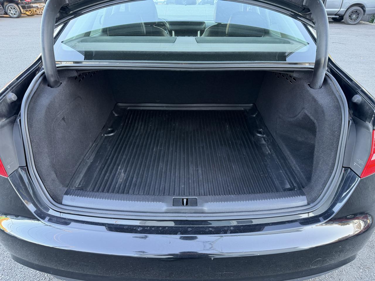 Audi A4 2.0T Sedan quattro Tiptronic 2013