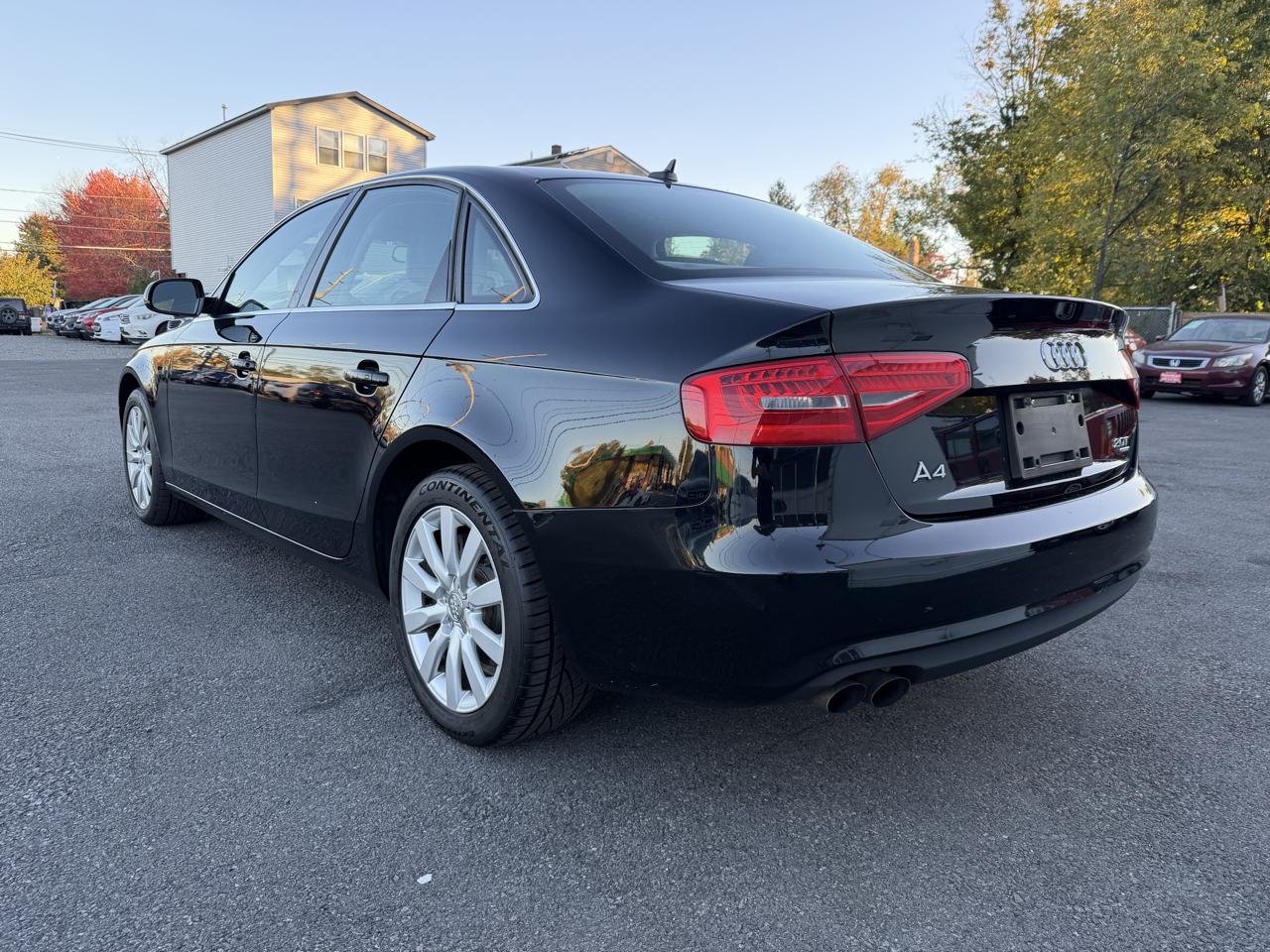 Audi A4 2.0T Sedan quattro Tiptronic 2013