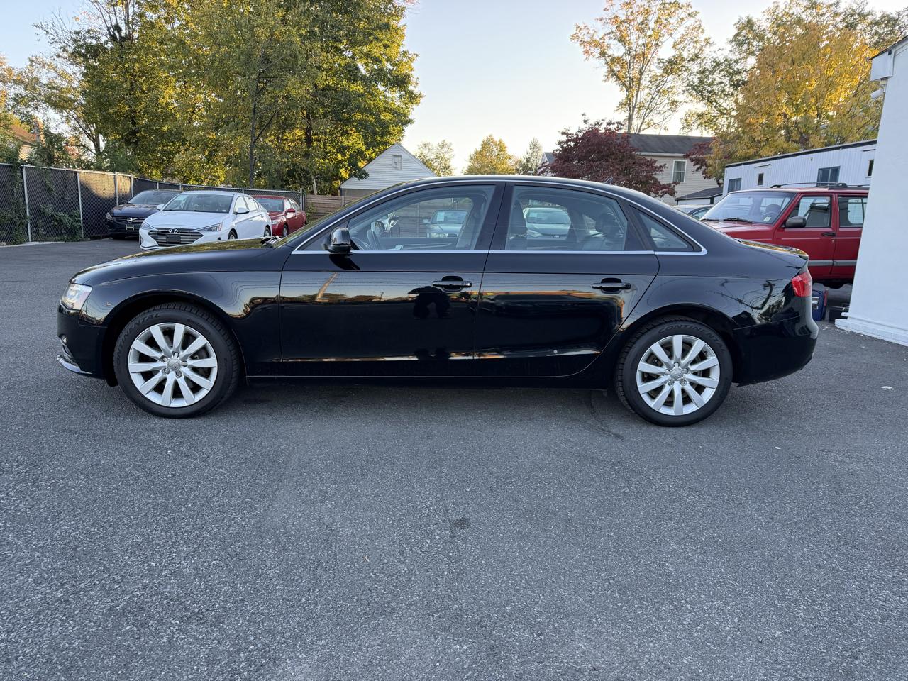 Audi A4 2.0T Sedan quattro Tiptronic 2013