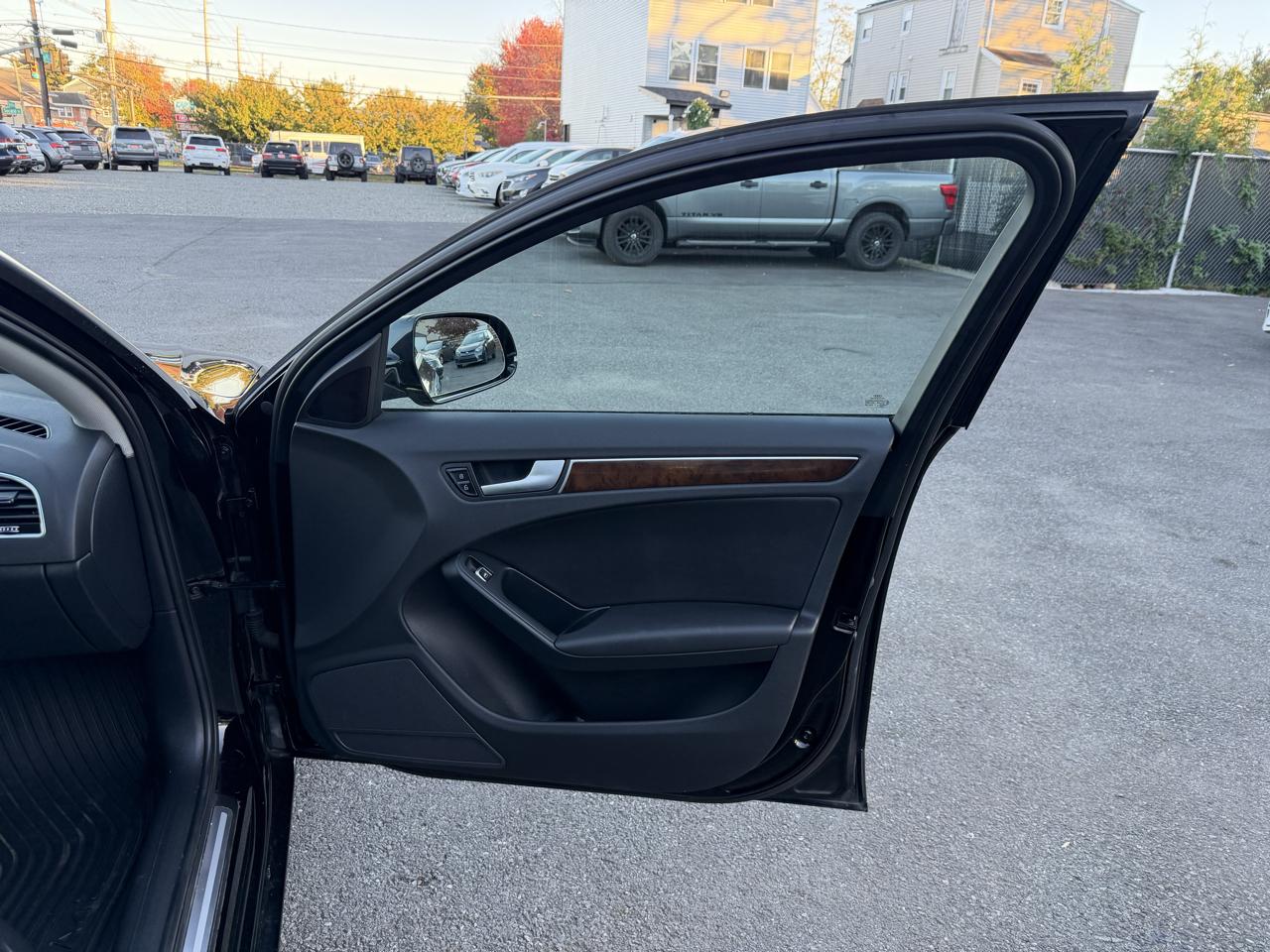 Audi A4 2.0T Sedan quattro Tiptronic 2013
