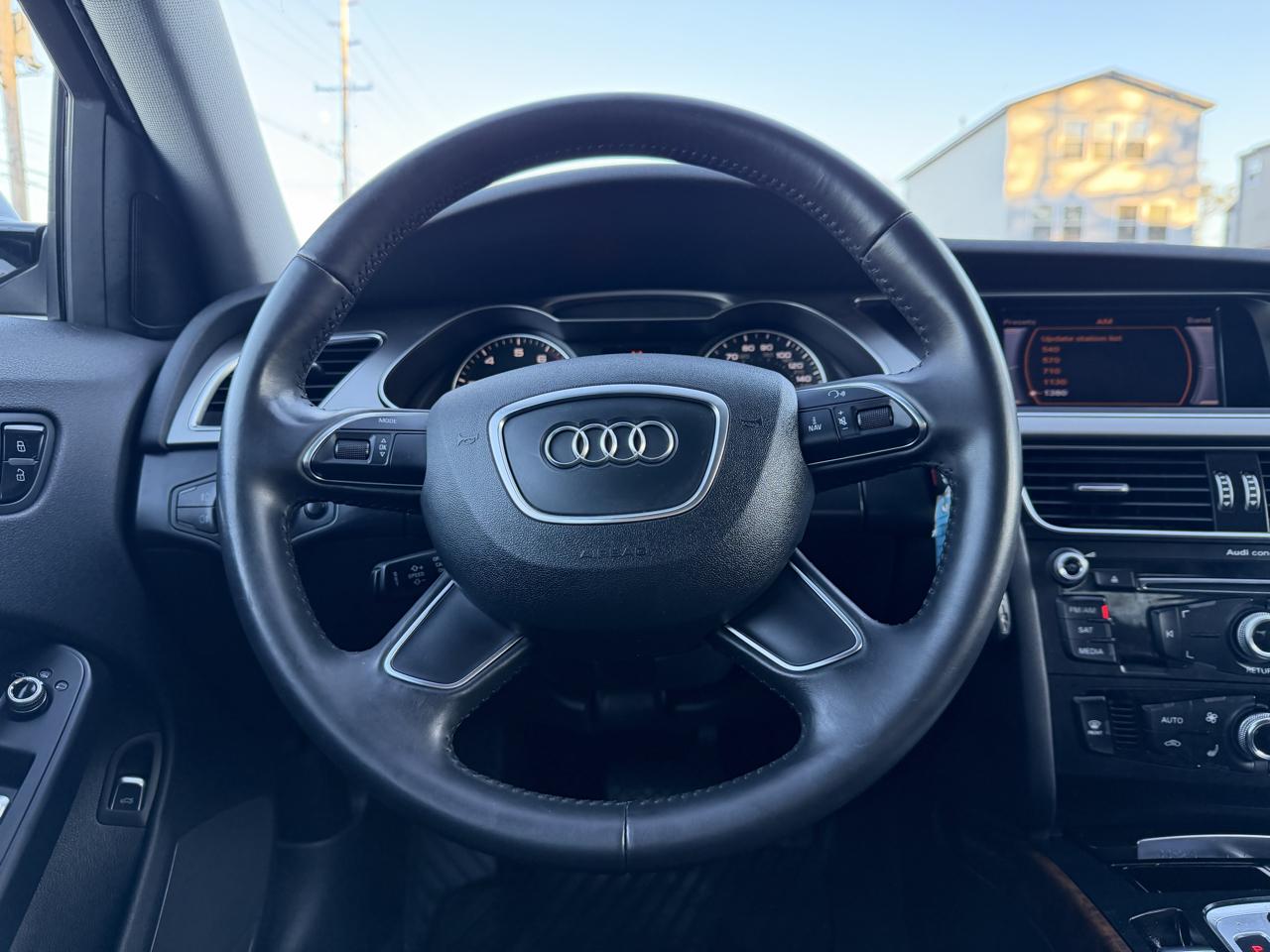Audi A4 2.0T Sedan quattro Tiptronic 2013