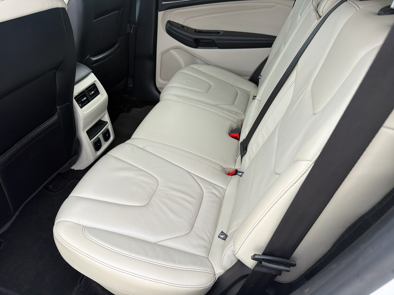 Ford Edge 4dr Titanium AWD 2016 Ford Edge 4dr Titanium AWD 2016
