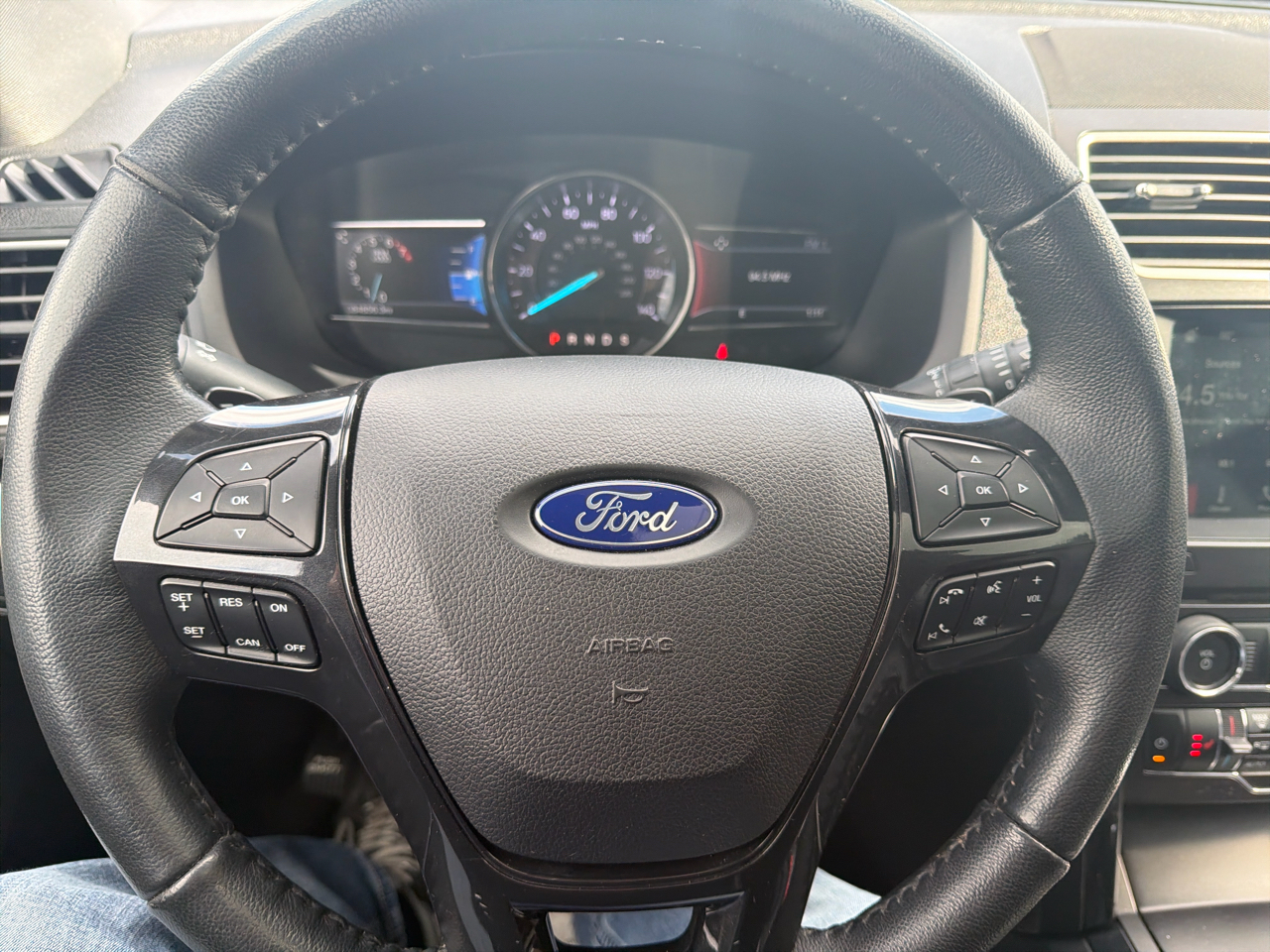 Ford Explorer XLT 4WD 2017 Ford Explorer XLT 4WD 2017